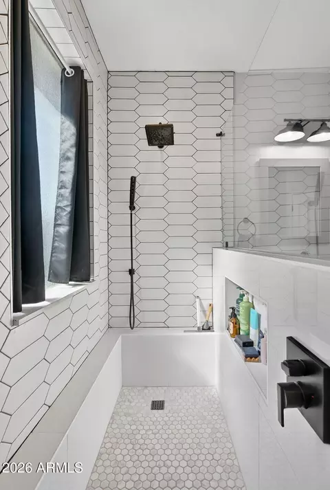 Bath - 2860 E Camellia Dr, Gilbert, AZ 85296 photo 2 of 5