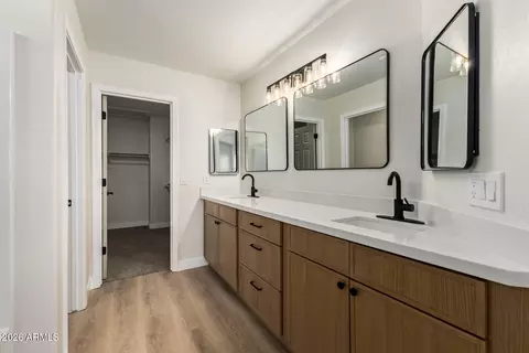 Bath - 5008 E Roberta Dr, Cave Creek, AZ 85331 photo 2 of 3
