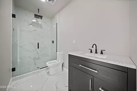 Bath - 106 El Camino Dr, Phoenix, AZ 85020 photo 8 of 8