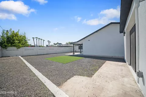 Exterior - 106 El Camino Dr, Phoenix, AZ 85020 photo 3 of 13