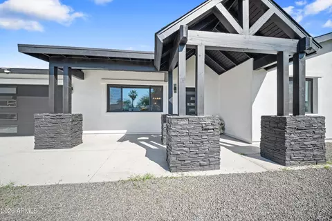 Exterior - 106 El Camino Dr, Phoenix, AZ 85020 photo 6 of 13