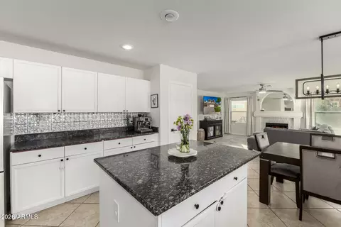 Kitchen - 1466 E Bruce Ave, Gilbert, AZ 85234 photo 4 of 4