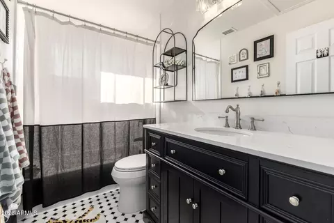Bath - 1466 E Bruce Ave, Gilbert, AZ 85234 photo 3 of 3