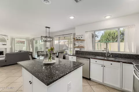 Kitchen - 1466 E Bruce Ave, Gilbert, AZ 85234 photo 3 of 4