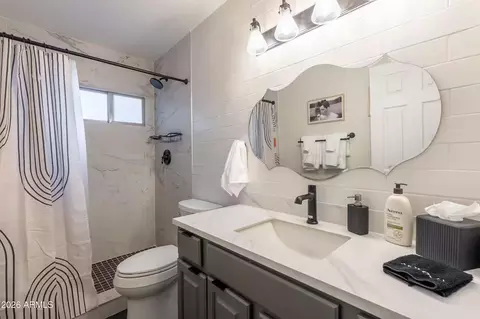 Bath - 2506 E Aster Dr, Phoenix, AZ 85032 photo 2 of 2