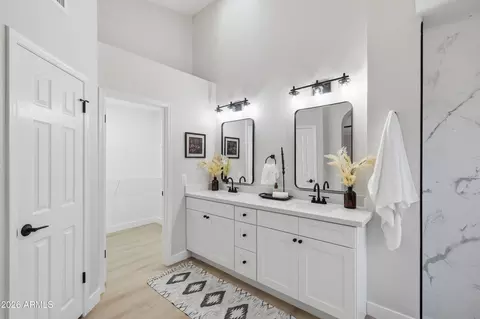 Bath - 1455 E Brentrup Dr, Tempe, AZ 85283 photo 1 of 4