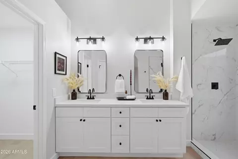 Bath - 1455 E Brentrup Dr, Tempe, AZ 85283 photo 3 of 4