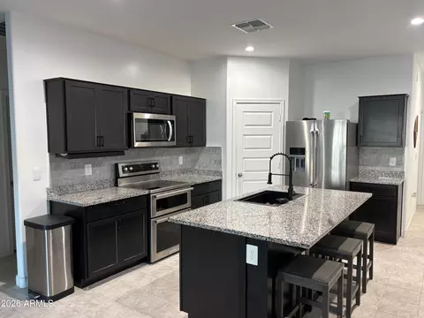 Kitchen - 2004 W Sandoval Ave, Apache Junction, AZ 85120 photo 2 of 4