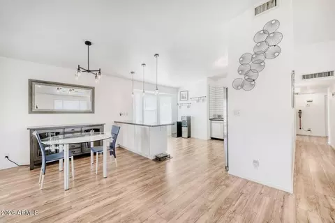 Dining - 4209 E Acoma Dr, Phoenix, AZ 85032 photo 1 of 2