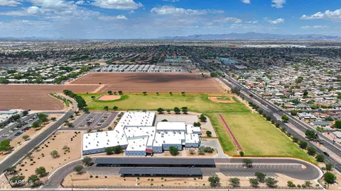 View/Area - 8201 W Earll Dr, Phoenix, AZ 85033 photo 8 of 8