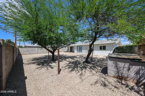 Exterior - 8201 W Earll Dr, Phoenix, AZ 85033 photo 4 of 8
