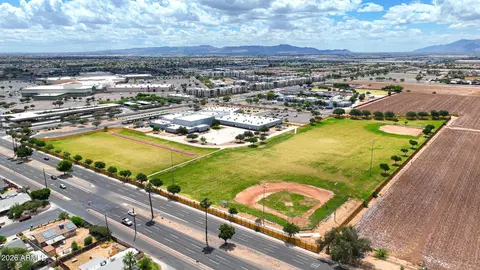 View/Area - 8201 W Earll Dr, Phoenix, AZ 85033 photo 7 of 8