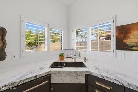 Kitchen - 770 S Ocean Dr, Gilbert, AZ 85233 photo 5 of 8