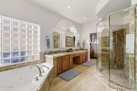 Bath - 770 S Ocean Dr, Gilbert, AZ 85233 photo 4 of 6