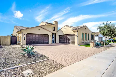Exterior - 1867 E Gillcrest Rd, Gilbert, AZ 85298 photo 1 of 10
