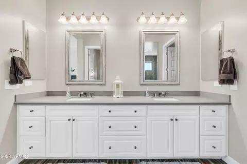 Bath - 1867 E Gillcrest Rd, Gilbert, AZ 85298 photo 3 of 4