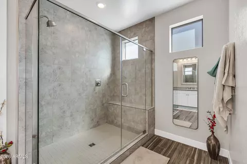 Bath - 1867 E Gillcrest Rd, Gilbert, AZ 85298 photo 2 of 4