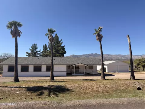 33400 S Melanie Ln, Black Canyon City, AZ 85324