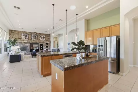 Kitchen - 370 E Canyon Creek Dr, Gilbert, AZ 85295 photo 3 of 7
