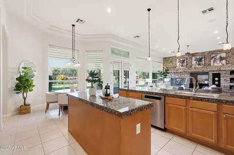 Kitchen - 370 E Canyon Creek Dr, Gilbert, AZ 85295 photo 4 of 7