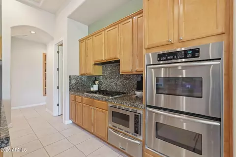 Kitchen - 370 E Canyon Creek Dr, Gilbert, AZ 85295 photo 5 of 7
