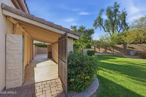 Exterior - 370 E Canyon Creek Dr, Gilbert, AZ 85295 photo 10 of 18