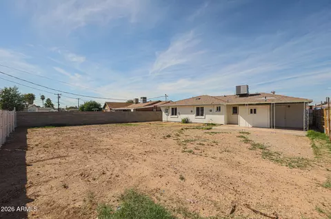 Exterior - 3025 N 37th Dr, Phoenix, AZ 85019 photo 3 of 4