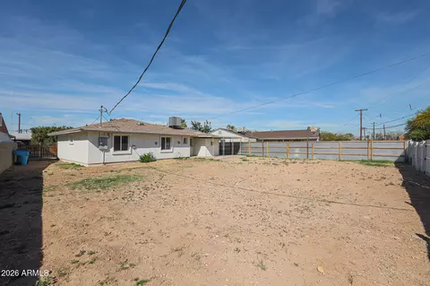 Exterior - 3025 N 37th Dr, Phoenix, AZ 85019 photo 4 of 4