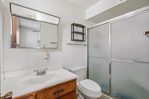 Bath - 509 N 53rd Pl, Mesa, AZ 85205 photo 2 of 2