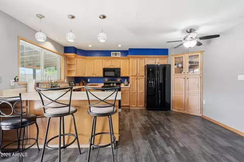 Kitchen - 2421 E Hilton Ave, Mesa, AZ 85204 photo 3 of 5