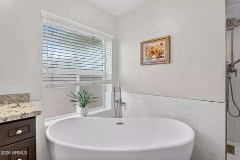 Bath - 2101 E Vaughn St, Tempe, AZ 85283 photo 4 of 5