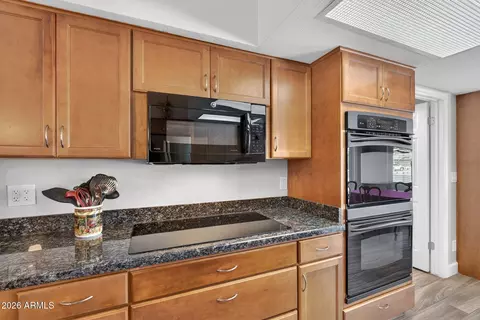Kitchen - 2101 E Vaughn St, Tempe, AZ 85283 photo 3 of 6