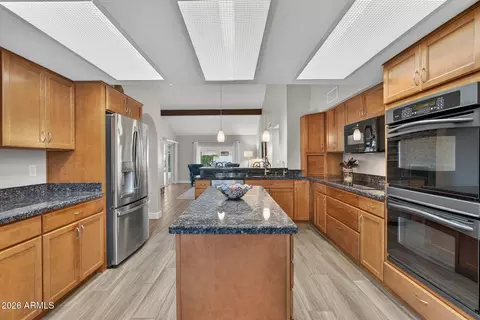 Kitchen - 2101 E Vaughn St, Tempe, AZ 85283 photo 4 of 6