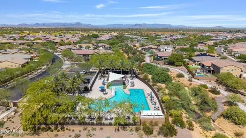 View/Area - 2909 E Sands Dr, Phoenix, AZ 85050 photo 3 of 5