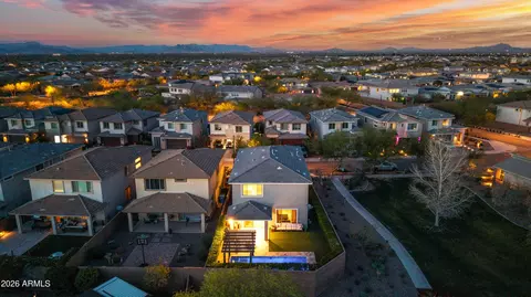 View/Area - 2909 E Sands Dr, Phoenix, AZ 85050 photo 1 of 5