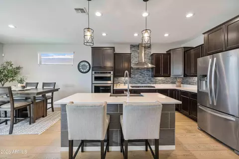 Kitchen - 2909 E Sands Dr, Phoenix, AZ 85050 photo 2 of 4