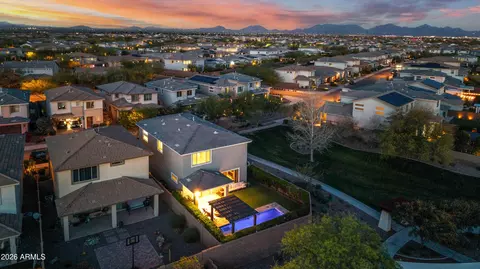 View/Area - 2909 E Sands Dr, Phoenix, AZ 85050 photo 2 of 5
