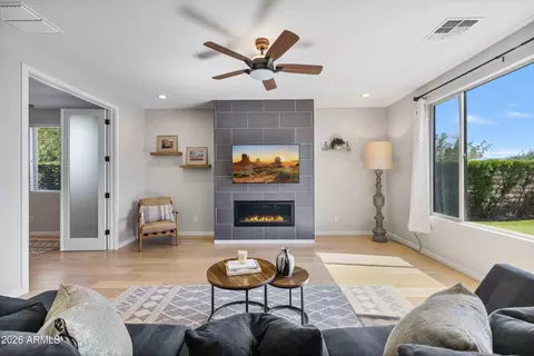 Living - 2909 E Sands Dr, Phoenix, AZ 85050 photo 1 of 3