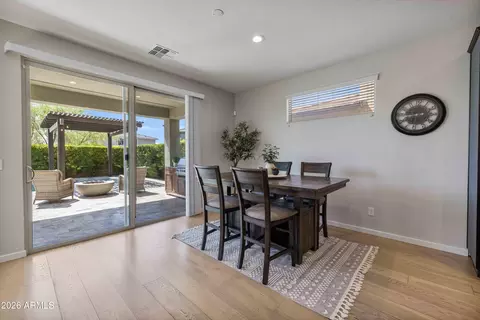 Dining - 2909 E Sands Dr, Phoenix, AZ 85050 photo 1 of 1