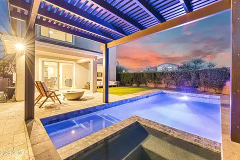 Exterior - 2909 E Sands Dr, Phoenix, AZ 85050 photo 4 of 7