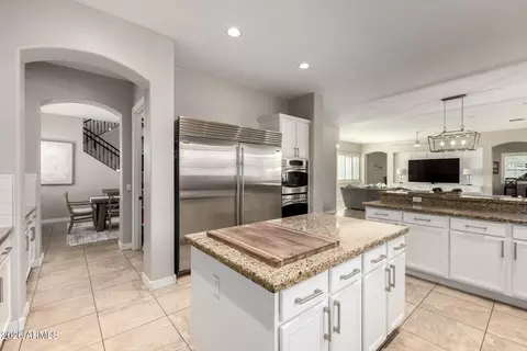 Kitchen - 3054 E Kingbird Dr, Gilbert, AZ 85297 photo 3 of 6
