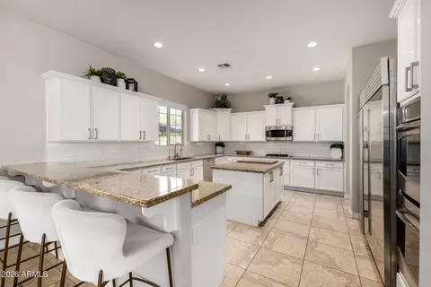 Kitchen - 3054 E Kingbird Dr, Gilbert, AZ 85297 photo 2 of 6