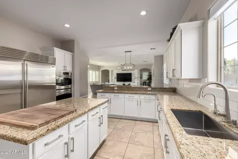 Kitchen - 3054 E Kingbird Dr, Gilbert, AZ 85297 photo 5 of 6