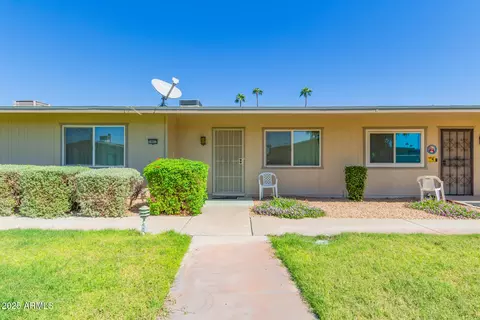 10922 W Santa Fe Dr, Sun City, AZ 85351