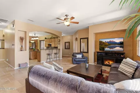 4821 E Kirkland Rd, Phoenix, AZ 85054 photo 4