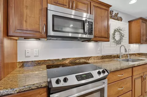 Kitchen - 4341 E Badger Way, Phoenix, AZ 85044 photo 7 of 9