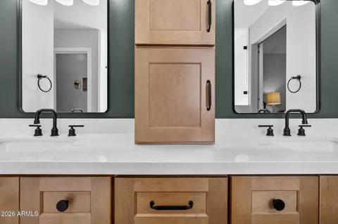 Bath - 4341 E Badger Way, Phoenix, AZ 85044 photo 3 of 6
