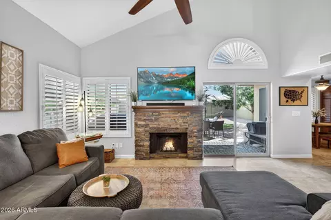 Living - 4341 E Badger Way, Phoenix, AZ 85044 photo 2 of 4