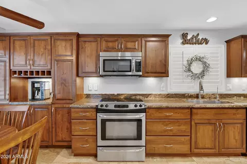 Kitchen - 4341 E Badger Way, Phoenix, AZ 85044 photo 6 of 9