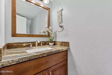 Bath - 4341 E Badger Way, Phoenix, AZ 85044 photo 5 of 6